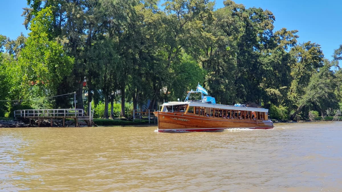 Tigre — Private Boat & Meal on Board